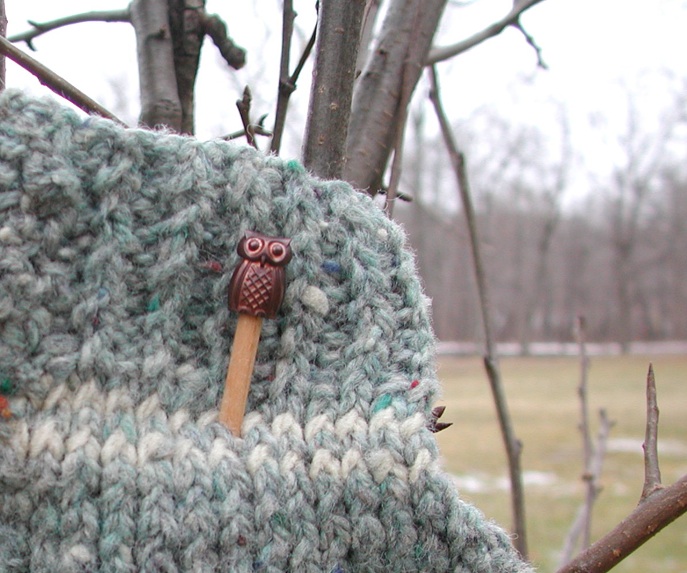 Owl shawl pin by Indian Lake Artisans is a diminutive work of art to wear. The USA company offers hexagonal shaped knitting needles too.
